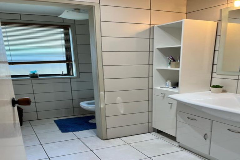 Photo of property in 3 Pinehurst Place, Wattle Downs, Auckland, 2103