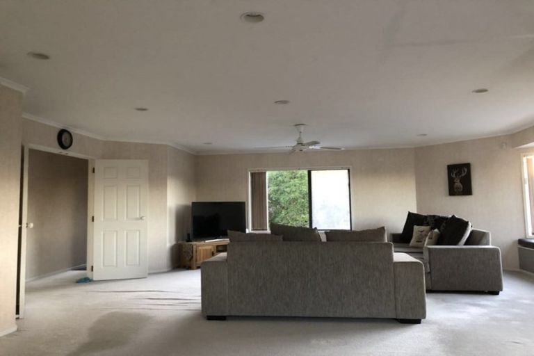 Photo of property in 28 Bayside Drive, Browns Bay, Auckland, 0630