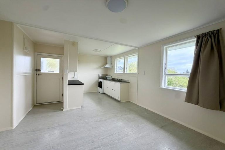 Photo of property in 72-74 Banks Street, Marfell, New Plymouth, 4310
