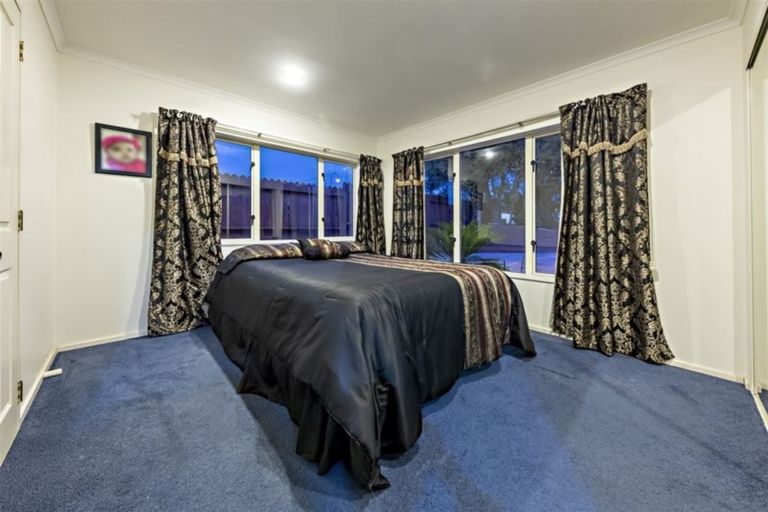 Photo of property in 1 Kumar Place, The Gardens, Auckland, 2105