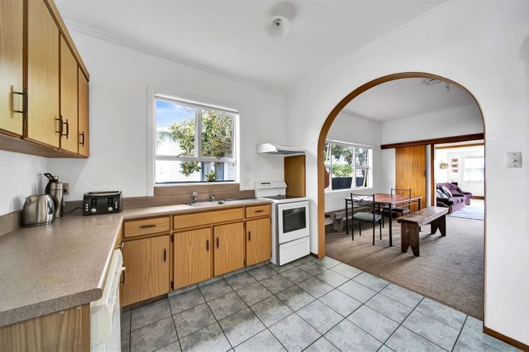 Photo of property in 223 Glover Road, Hawera, 4610