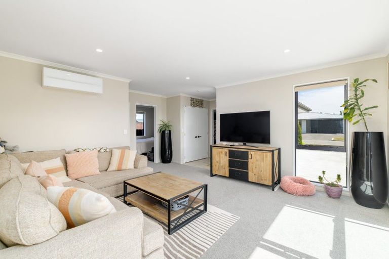 Photo of property in 14 Te Hurunui Drive, Pegasus, 7612