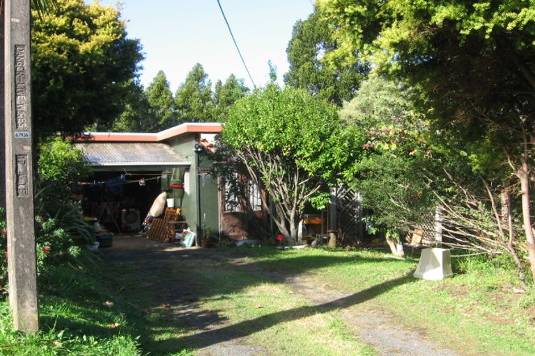 Photo of property in 100 Kauri Point Road, Laingholm, Auckland, 0604