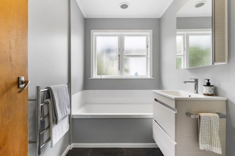 Photo of property in 4 Arapiko Street, Johnsonville, Wellington, 6037