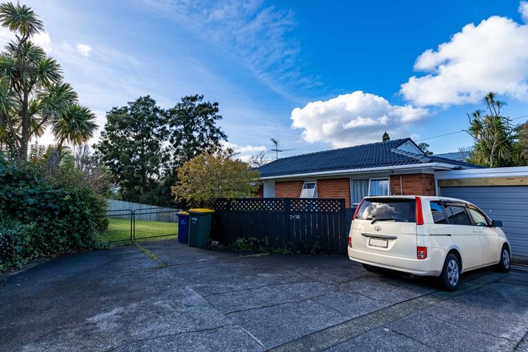 Photo of property in 2/14 Claridge Street, Glen Eden, Auckland, 0602