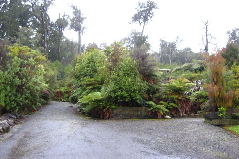 Photo of property in 7 Korua Street, Moana, 7872