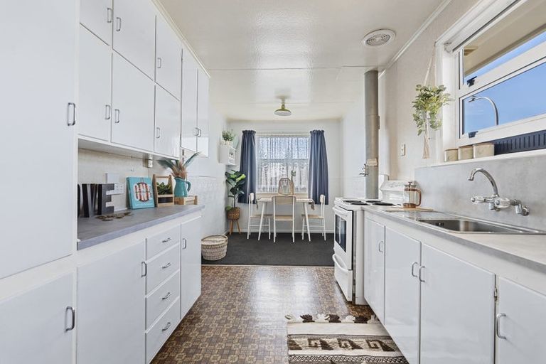 Photo of property in 19 Hume Street, Waitara, 4320