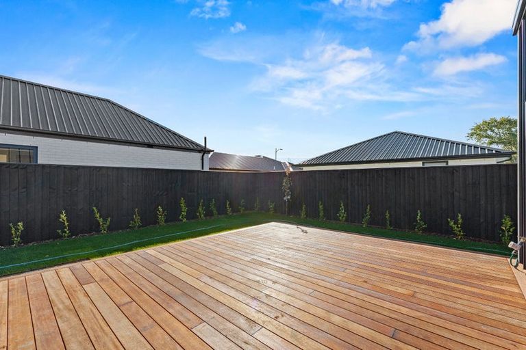 Photo of property in 3 Greystone Close, Halswell, 8025