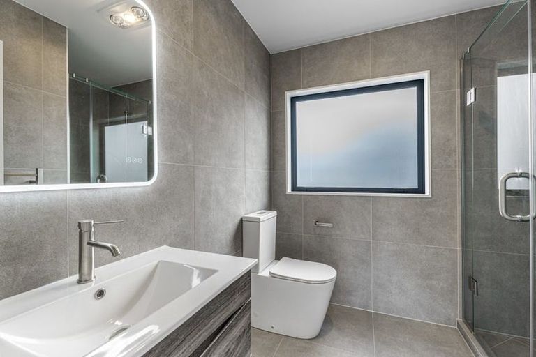 Photo of property in 98e Royal Road, Massey, Auckland, 0614