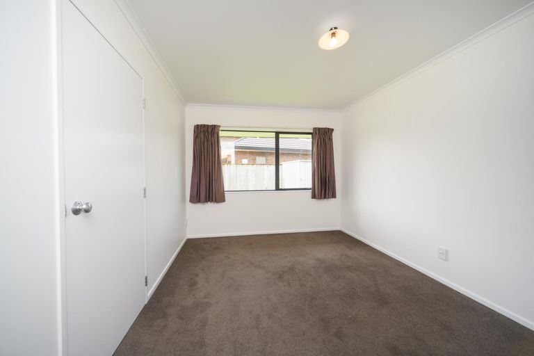 Photo of property in 9 Alpine Grove, Kelvin Grove, Palmerston North, 4414