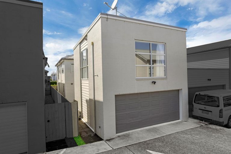 Photo of property in 6 Treestump Road, Takanini, 2112