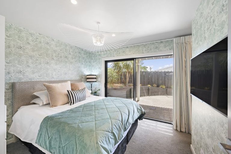 Photo of property in 6c Lyall Parade, Lyall Bay, Wellington, 6022