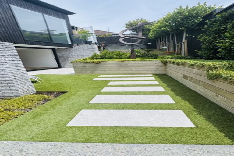 Photo of property in 1/324 Beach Road, Campbells Bay, Auckland, 0630