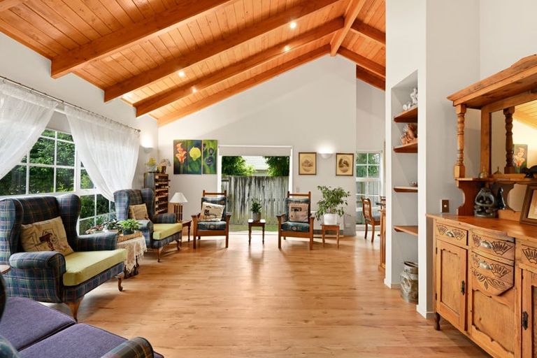 Photo of property in 37 Bouverie Crescent, Flagstaff, Hamilton, 3210