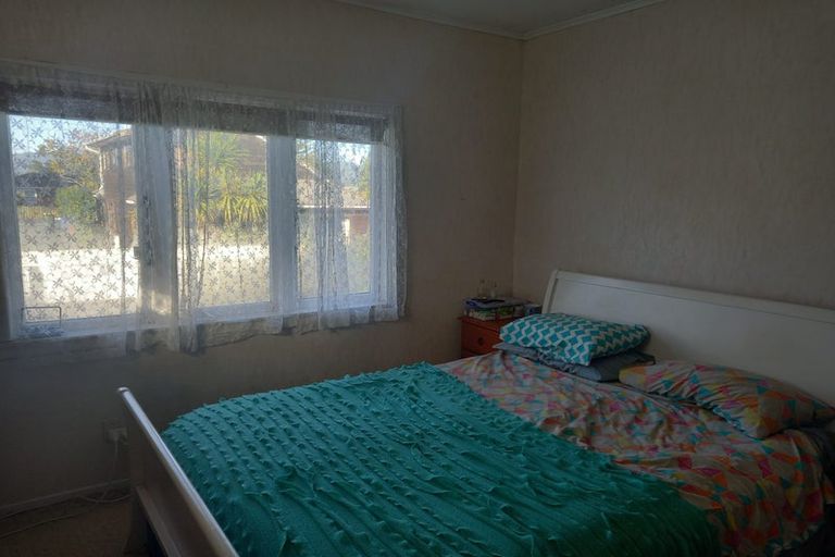 Photo of property in 1/44 View Road, Henderson, Auckland, 0612