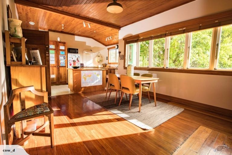 Photo of property in 89 Sunnyside Road, Sunnyvale, Auckland, 0612