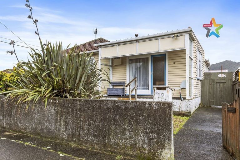 Photo of property in 12 Dempsey Street, Naenae, Lower Hutt, 5011