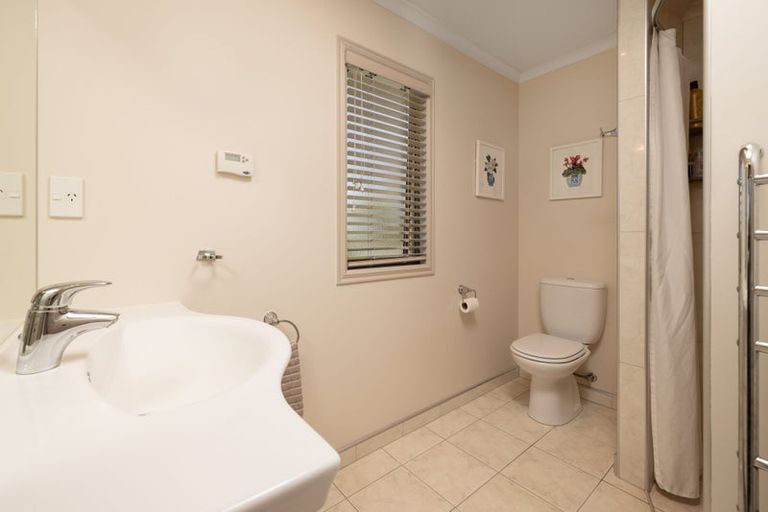 Photo of property in 19 Edgecumbe Road, Tauranga, 3110
