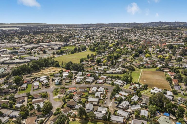 Photo of property in 4 Inca Place, Red Hill, Papakura, 2110