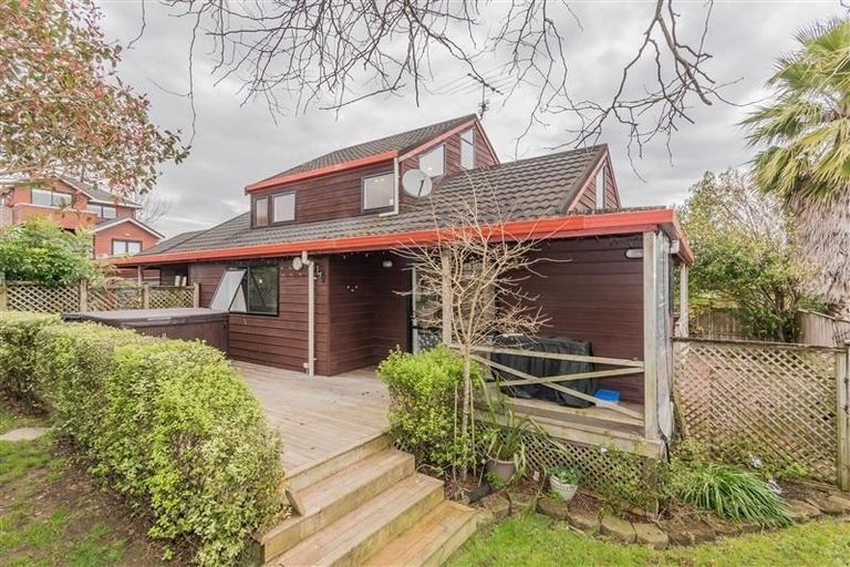 Photo of property in 3/95 Sturges Road, Henderson, Auckland, 0612