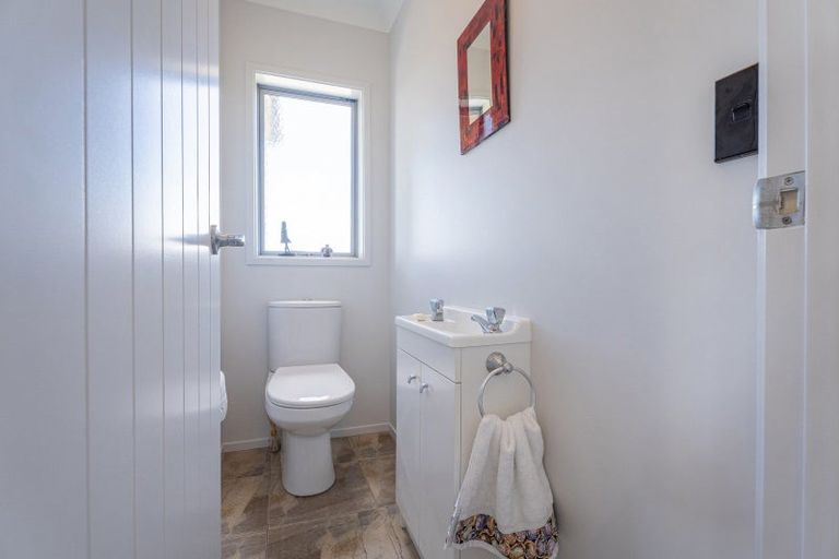 Photo of property in 16 Ohuka Place, Whitianga, 3510