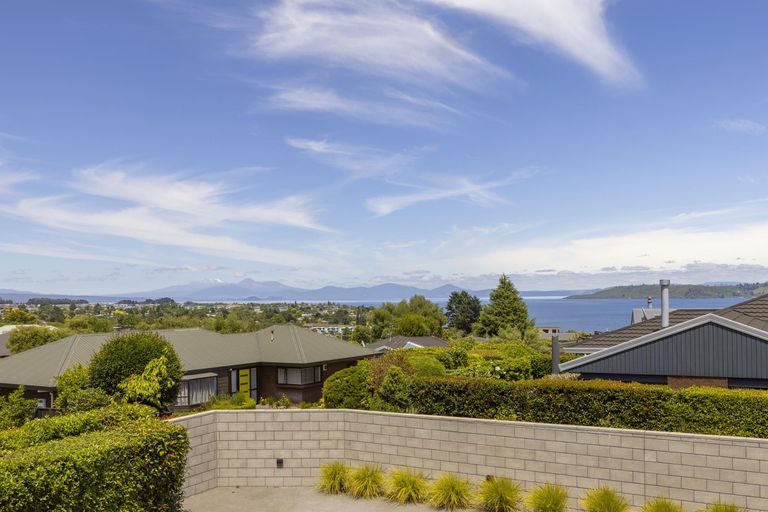 Photo of property in 83 Harvey Street, Waipahihi, Taupo, 3330