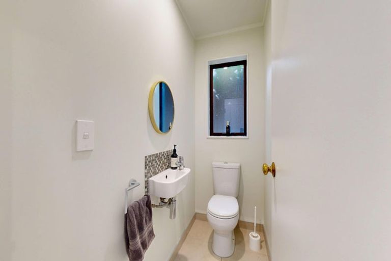 Photo of property in 60 Satara Crescent, Khandallah, Wellington, 6035