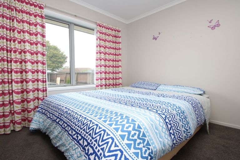 Photo of property in 238 Wainoni Road, Avondale, Christchurch, 8061