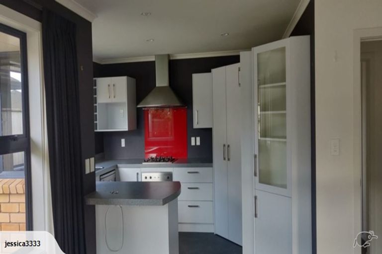 Photo of property in 99a Schnell Drive, Kelvin Grove, Palmerston North, 4414