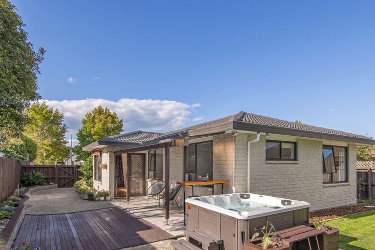 Photo of property in 10 Lochmore Street, Bishopdale, Christchurch, 8051