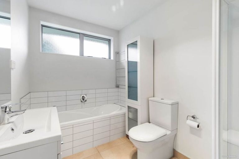Photo of property in 110 Helenslee Road, Pokeno, 2472