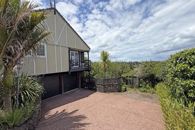 Photo of property in 50 Balmain Road, Chatswood, Auckland, 0626
