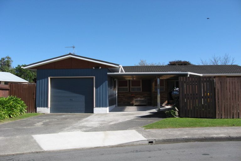 Photo of property in 17 Greenwood Place, Paraparaumu, 5032