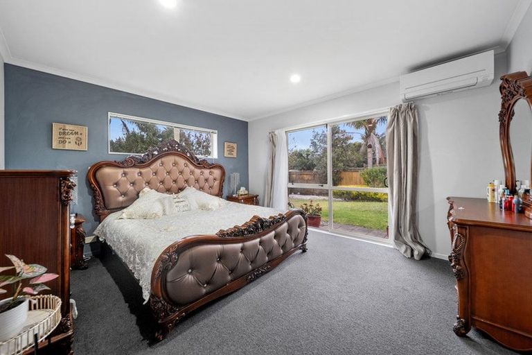 Photo of property in 35 Croftview Road, Wattle Downs, Auckland, 2103