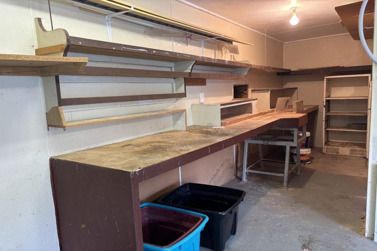 Photo of property in 1 Waverley Street, Waipawa, 4210