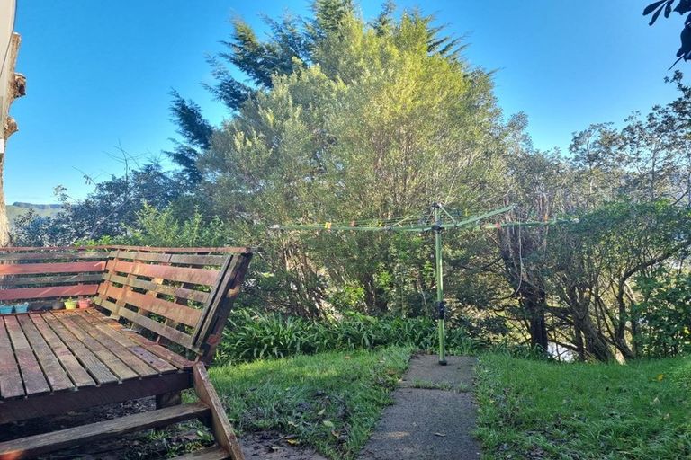 Photo of property in 58b Raroa Terrace, Tawa, Wellington, 5028