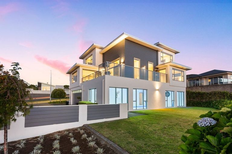 Photo of property in 189 Heta Road, Highlands Park, New Plymouth, 4312