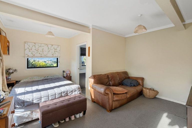 Photo of property in 35 Old Coach Road, Otaki, 5512