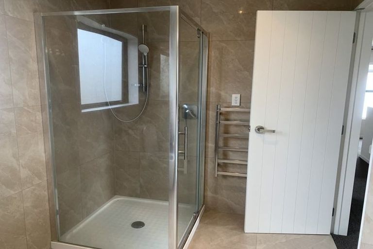 Photo of property in 98 Cardiff Road, Pakuranga, Auckland, 2010