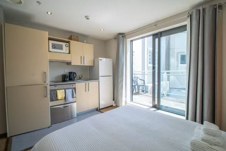 Photo of property in Dual Apartments, 108/142 Vivian Street, Te Aro, Wellington, 6011