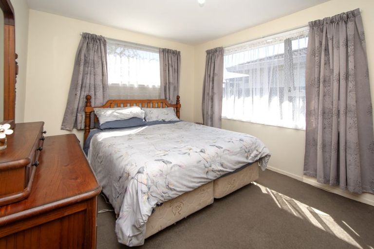 Photo of property in 20 Leonie Place, Aranui, Christchurch, 8061