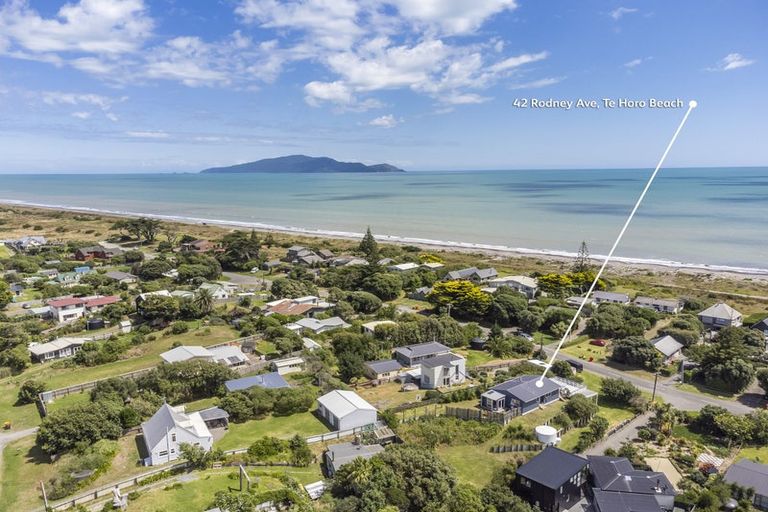 Photo of property in 42 Rodney Avenue, Te Horo Beach, Otaki, 5581
