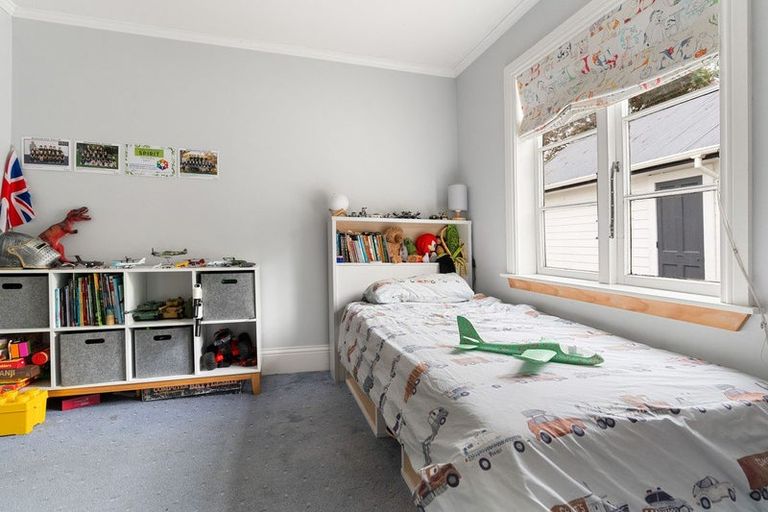 Photo of property in 3 Cologne Street, Martinborough, 5711