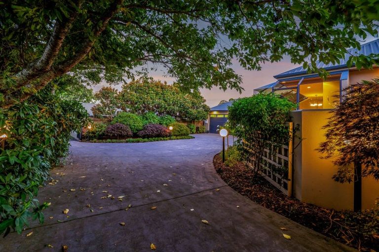 Photo of property in 92 Govett Avenue, Frankleigh Park, New Plymouth, 4310