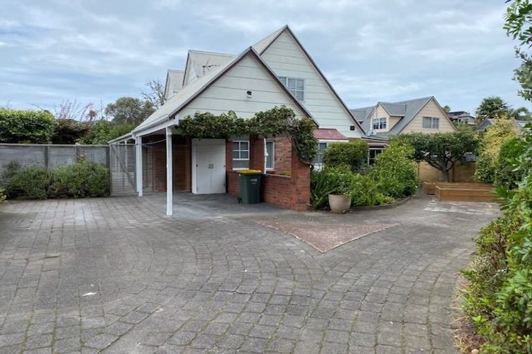 Photo of property in 12 Motuora Road, Manly, Whangaparaoa, 0930