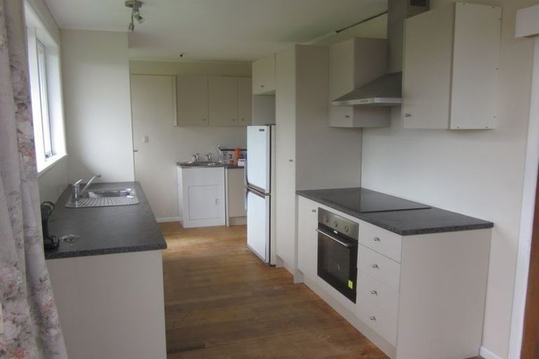 Photo of property in 13 Woodall Place, Totara Vale, Auckland, 0627