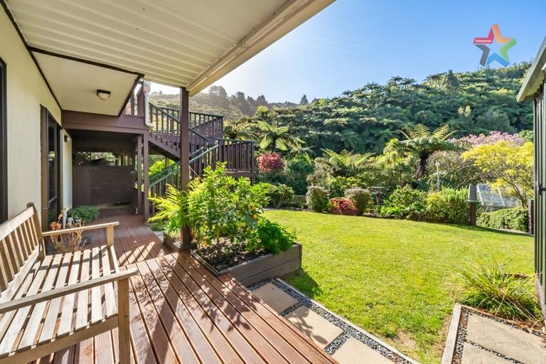 Photo of property in 138 Tirohanga Road, Tirohanga, Lower Hutt, 5010