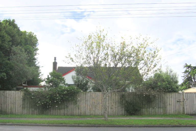 Photo of property in 2/389 West Coast Road, Glen Eden, Auckland, 0602