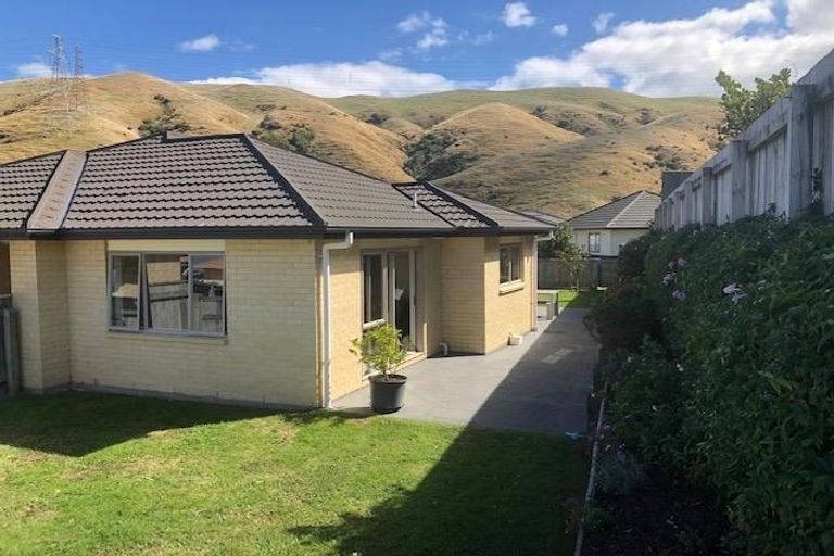 Photo of property in 89 Amesbury Drive, Churton Park, Wellington, 6037