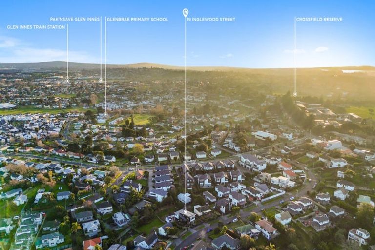 Photo of property in 19 Inglewood Street, Wai O Taiki Bay, Auckland, 1072